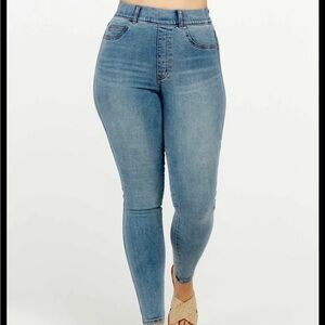 SPANX Women’s Light Blue Skinny Jeans